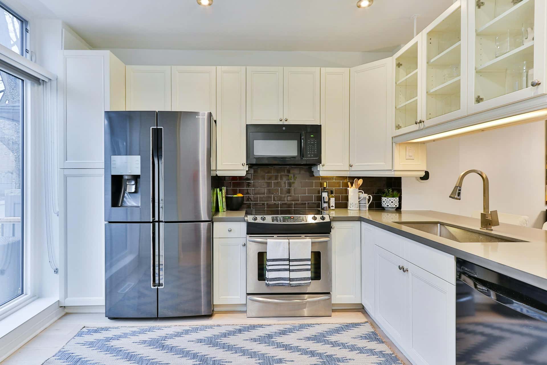 Why Regular Refrigerator Cleaning Is Essential – Tips from Sacramento’s Trusted Appliance Experts